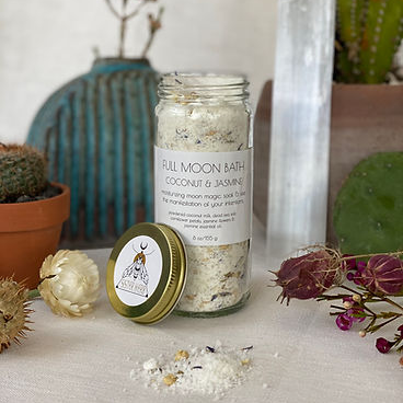 Coconut Milk Full Moon Bath